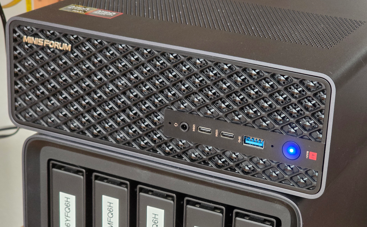 Minisforum MS-S1 Max